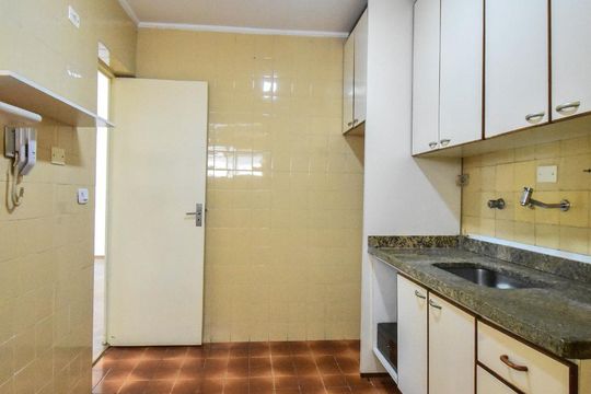 Cozinha de apartamento para alugar com 3 quartos, 129m² em Jardim Taquaral, São Paulo