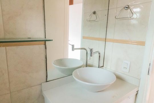 Banheiro de apartamento à venda com 2 quartos, 55m² em Jacarepaguá, Rio de Janeiro