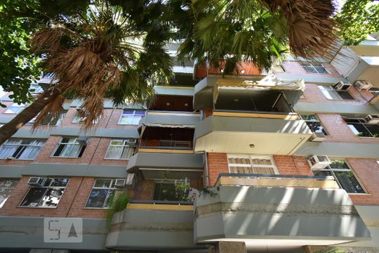 Fachada  de apartamento à venda com 1 quarto, 60m² em Boa Viagem, Niterói