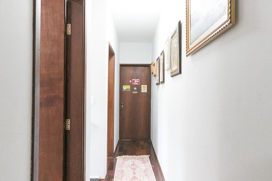 Corredor de casa à venda com 3 quartos, 205m² em Jardim Clímax, São Paulo