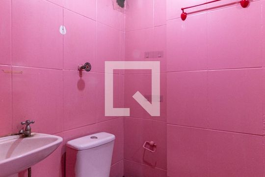 Banheiro de kitnet/studio para alugar com 1 quarto, 33m² em Centro, São Paulo