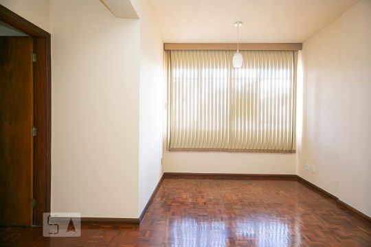 Sala de apartamento à venda com 2 quartos, 70m² em Santa Efigenia, Belo Horizonte