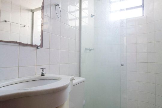 Banho Social de apartamento à venda com 2 quartos, 50m² em Santa Efigenia, Belo Horizonte
