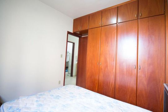 Quarto 01 de apartamento à venda com 2 quartos, 50m² em Santa Efigenia, Belo Horizonte