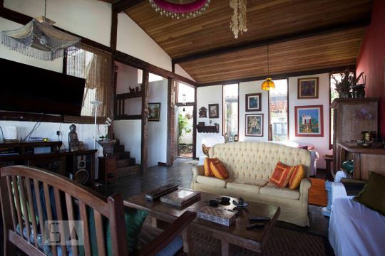 sala de casa de condomínio à venda com 8 quartos, 350m² em São Francisco, Niterói