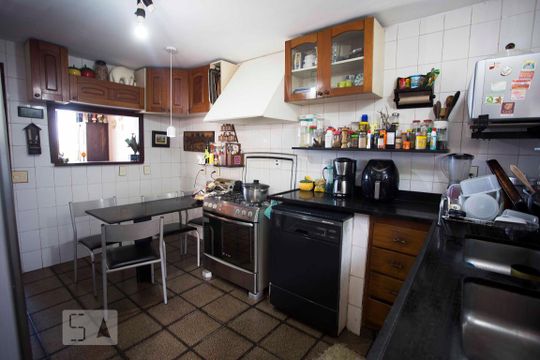 cozinha de casa de condomínio à venda com 8 quartos, 350m² em São Francisco, Niterói