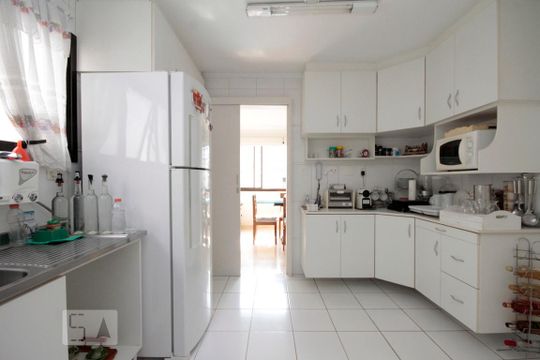 Cozinha de apartamento para alugar com 4 quartos, 160m² em Consolação, São Paulo