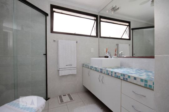 Banheiro da Suíte 2 de apartamento para alugar com 4 quartos, 160m² em Consolação, São Paulo