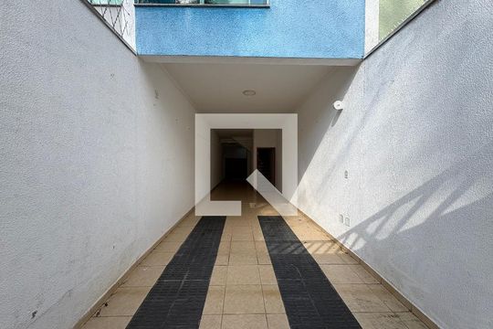 Garagem de casa à venda com 3 quartos, 137m² em Vila Alzira, Santo André