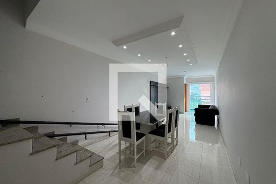 Sala de casa à venda com 3 quartos, 137m² em Vila Alzira, Santo André