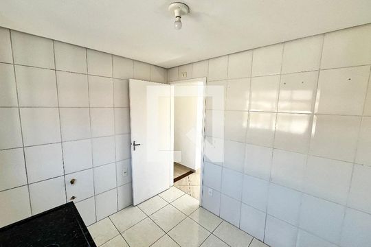 Cozinha de apartamento para alugar com 3 quartos, 70m² em Vila Barbosa, São Paulo
