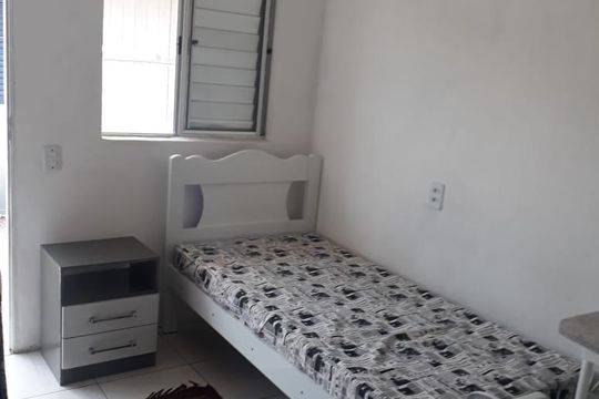 Dormitório de kitnet/studio para alugar com 1 quarto, 40m² em Partenon, Porto Alegre