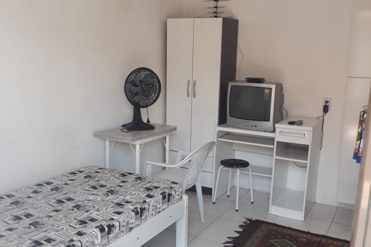 Dormitório de kitnet/studio para alugar com 1 quarto, 40m² em Partenon, Porto Alegre