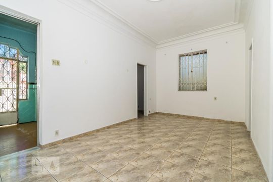 Casa à venda com 4 quartos, 250m² em Penha Circular, Rio de Janeiro