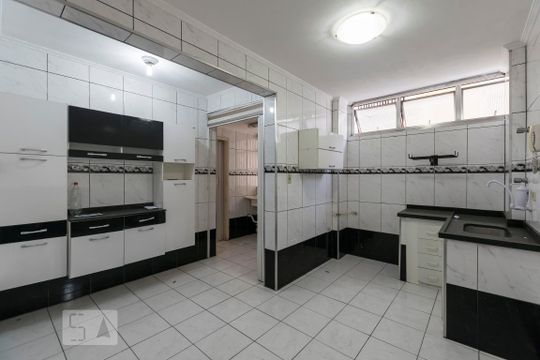 Cozinha de apartamento à venda com 2 quartos, 82m² em Vila Monumento, São Paulo