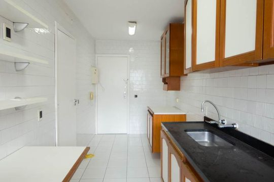 Cozinha de apartamento para alugar com 3 quartos, 126m² em Lagoa, Rio de Janeiro