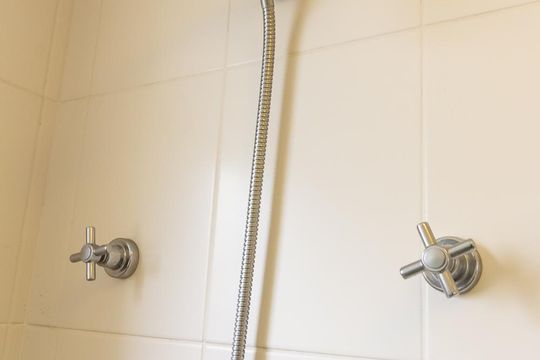 Banheiro Chuveiro de apartamento à venda com 2 quartos, 70m² em Barra Funda, São Paulo