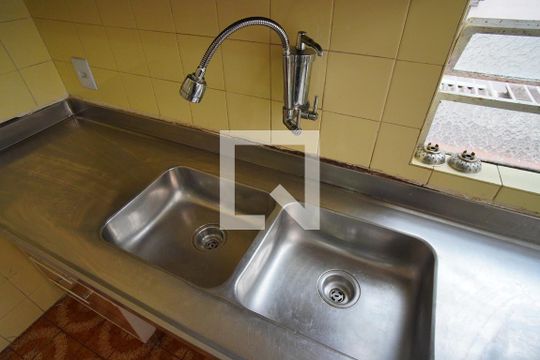 Cozinha - Torneira de apartamento para alugar com 4 quartos, 139m² em Petrópolis, Porto Alegre
