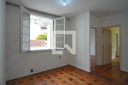 Sala 2 de apartamento para alugar com 4 quartos, 139m² em Petrópolis, Porto Alegre