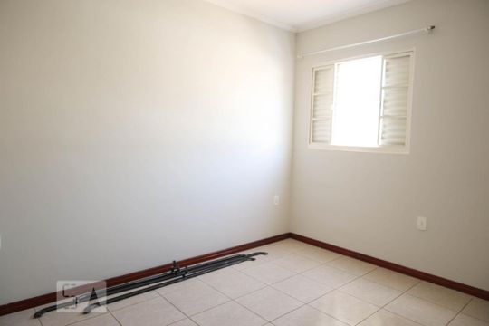 Quarto 2 de casa à venda com 3 quartos, 200m² em Jardim Messina, Jundiaí