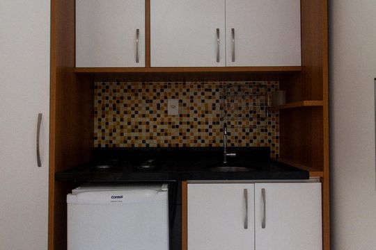 Cozinha de kitnet/studio para alugar com 1 quarto, 27m² em Zona Industrial (guará), Brasília