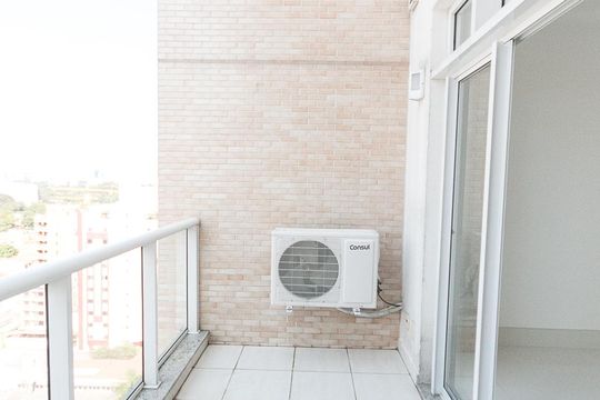 Varanda  de apartamento à venda com 1 quarto, 50m² em Vila Mariana, São Paulo
