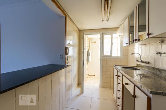 Cozinha de apartamento à venda com 3 quartos, 95m² em Boa Vista, Porto Alegre