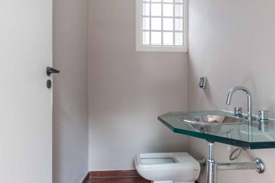 Lavabo de casa à venda com 4 quartos, 300m² em Vila Brandina, Campinas