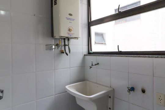 Área de serviço de apartamento para alugar com 2 quartos, 74m² em Recreio dos Bandeirantes, Rio de Janeiro
