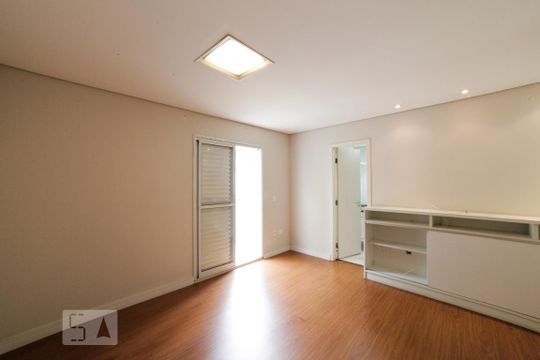 Suíte de casa de condomínio para alugar com 3 quartos, 120m² em Vila Sofia, São Paulo