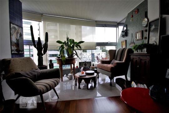 Sala de apartamento à venda com 3 quartos, 136m² em Real Parque, São Paulo