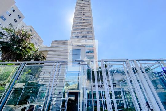 Fachada de apartamento para alugar com 1 quarto, 45m² em Cambuci, São Paulo