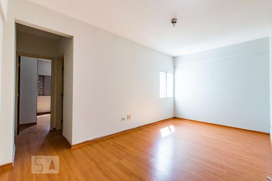 Sala de apartamento para alugar com 1 quarto, 66m² em Centro, Campinas