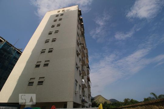Fachada de apartamento para alugar com 2 quartos, 80m² em Anil, Rio de Janeiro