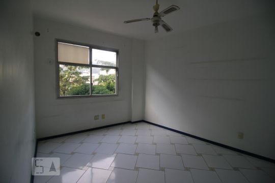 Suite de apartamento para alugar com 2 quartos, 80m² em Anil, Rio de Janeiro