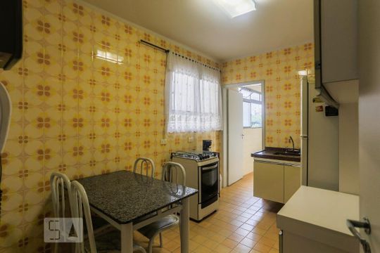 Cozinha de apartamento à venda com 2 quartos, 85m² em Vila Pompéia, São Paulo
