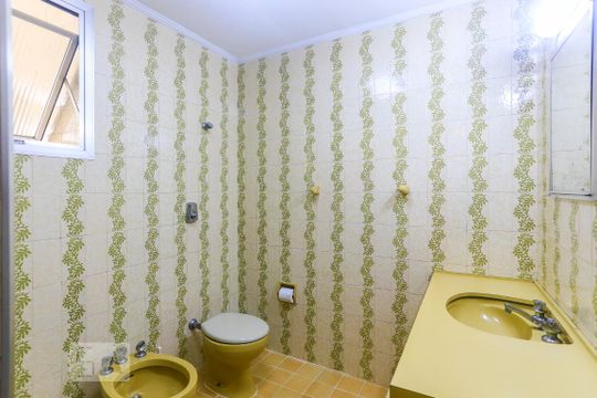 Banheiro de apartamento à venda com 2 quartos, 85m² em Vila Pompéia, São Paulo