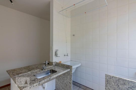 Cozinha e Área de Serviço de apartamento para alugar com 1 quarto, 50m² em São Lucas, Belo Horizonte