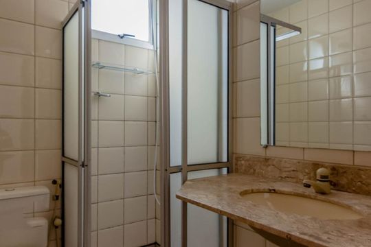 Banheiro Social de apartamento para alugar com 1 quarto, 50m² em São Lucas, Belo Horizonte