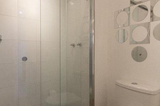 Banheiro de apartamento para alugar com 1 quarto, 39m² em Vila Andrade, São Paulo