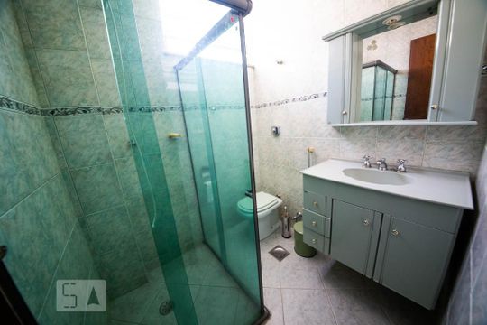 Banheiro social de apartamento à venda com 4 quartos, 135m² em Icaraí, Niterói