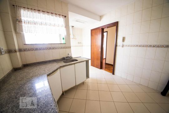 Cozinha  de apartamento à venda com 4 quartos, 135m² em Icaraí, Niterói