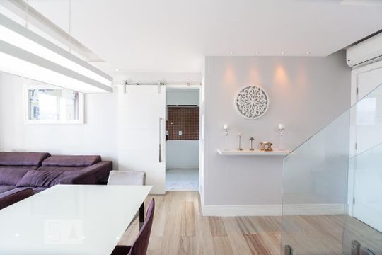 Sala de apartamento para alugar com 2 quartos, 144m² em Barra da Tijuca, Rio de Janeiro