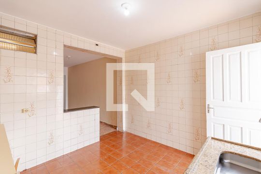 Cozinha de casa à venda com 2 quartos, 80m² em Parque Fongaro, São Paulo