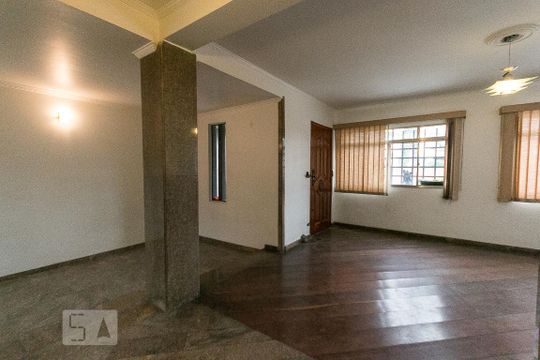 Sala  de casa à venda com 7 quartos, 400m² em Vila Gumercindo, São Paulo