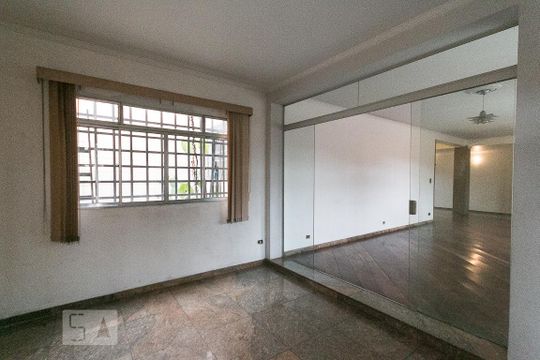 Sala de tv  de casa à venda com 7 quartos, 400m² em Vila Gumercindo, São Paulo
