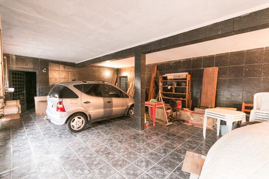 Garagem  de casa à venda com 7 quartos, 400m² em Vila Gumercindo, São Paulo