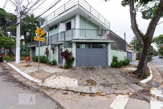 Casa à venda com 3 quartos, 146m² em Indianópolis, São Paulo