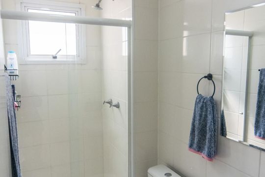 Banheiro de apartamento à venda com 2 quartos, 43m² em Brás, São Paulo