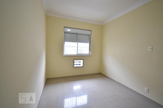 Quarto 2  de apartamento à venda com 3 quartos, 177m² em Centro, Niterói